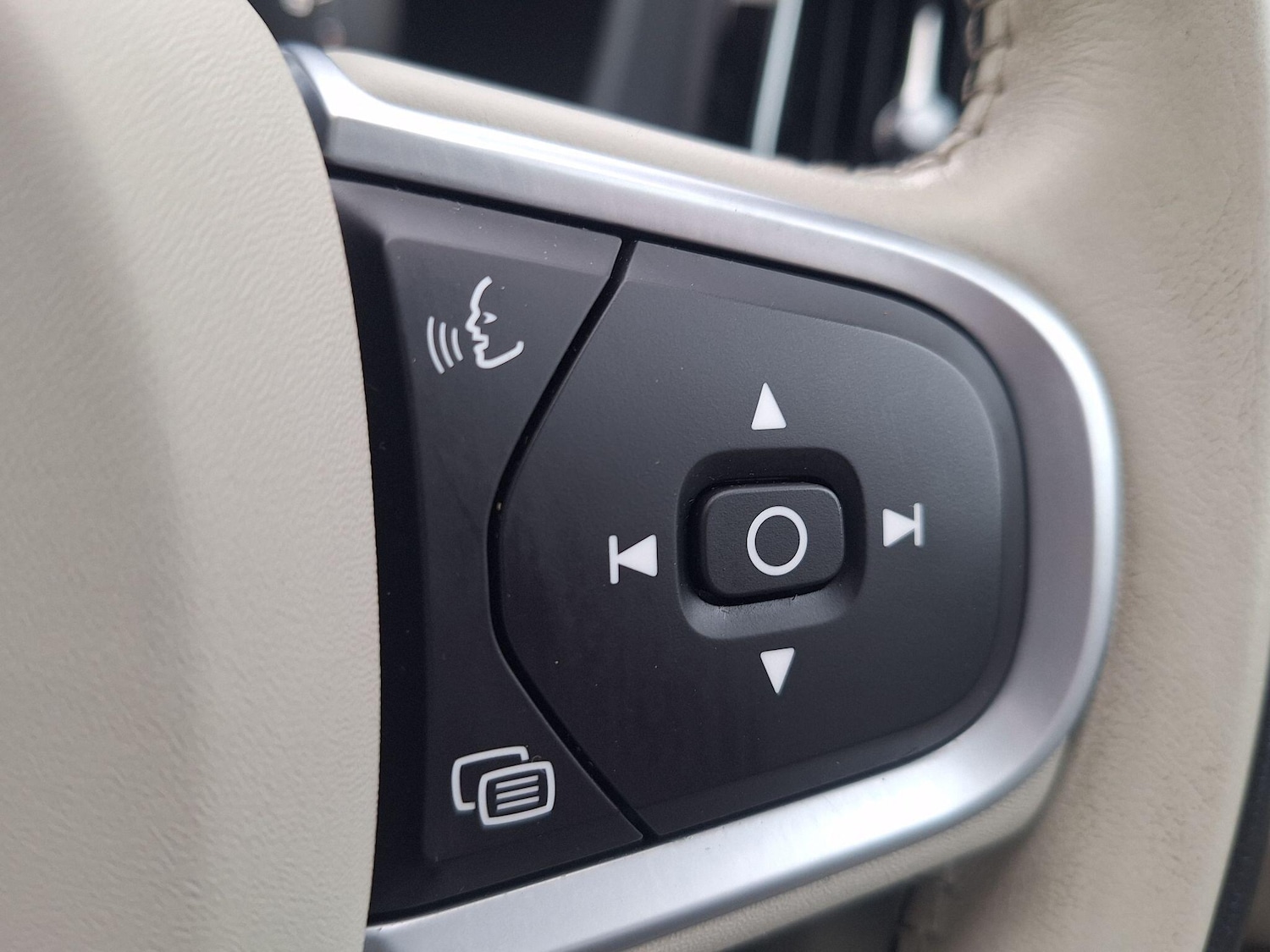 Used Volvo XC60 2021 for sale - 77119574: Photo 19