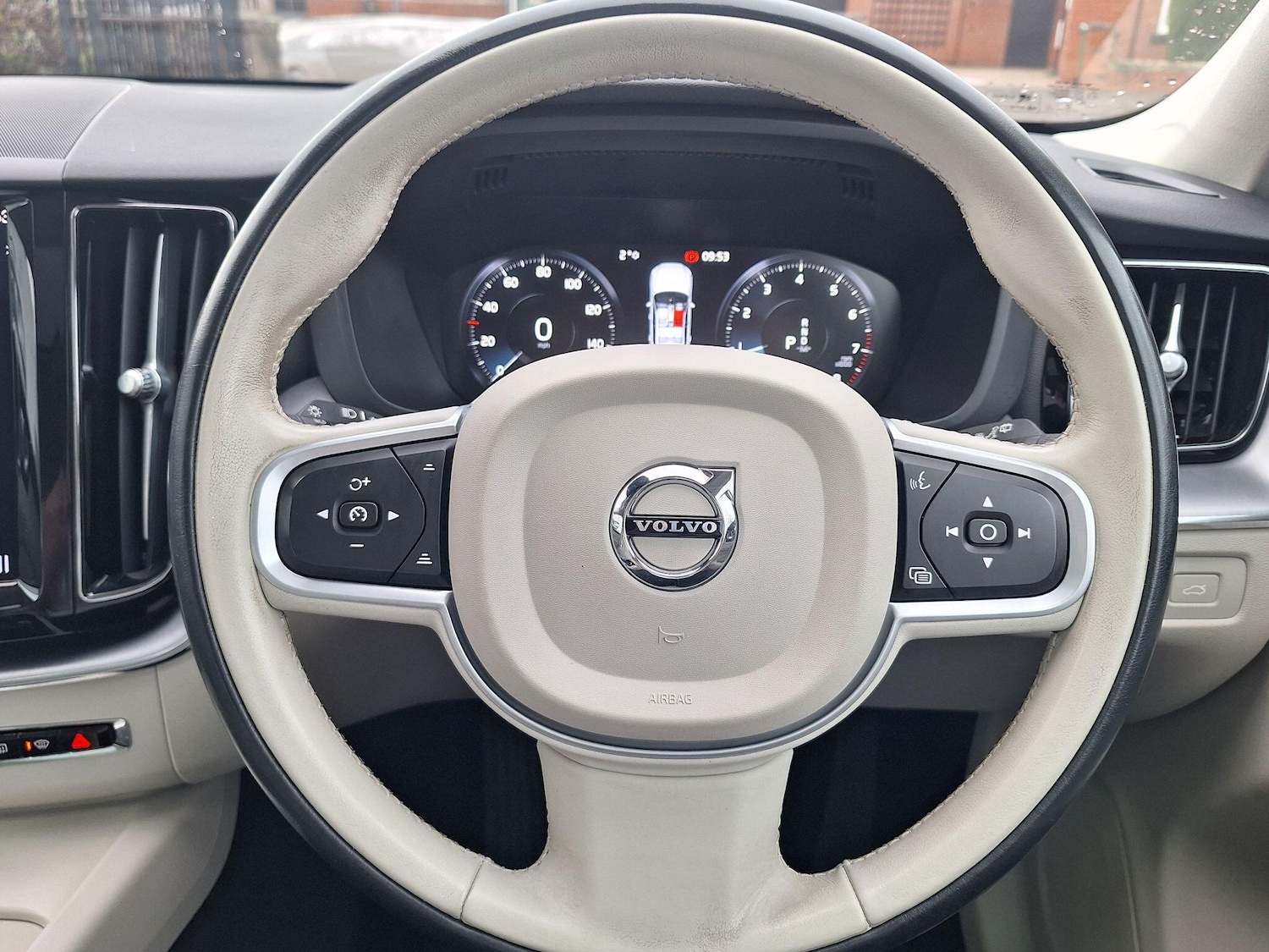 Used Volvo XC60 2021 for sale - 77119574: Photo 30