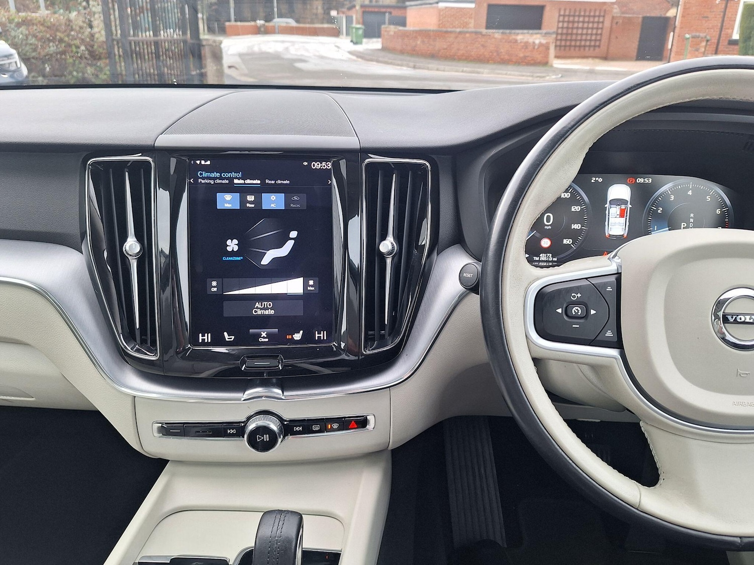 Used Volvo XC60 2021 for sale - 77119574: Photo 32