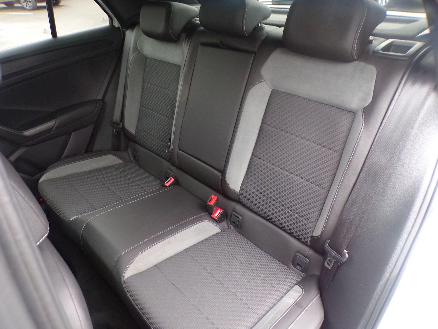 Used Volkswagen T-Roc 2019 for sale - 76138713: Photo 13