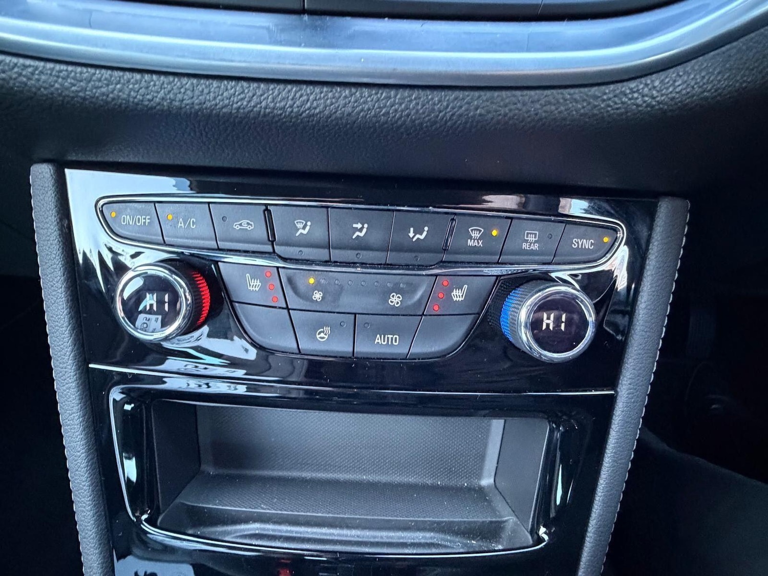 Used Vauxhall Astra 2019 for sale - 77216144: Photo 19