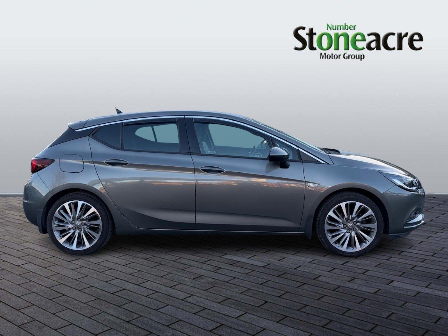 Used Vauxhall Astra 2019 for sale - 77216144: Photo 2