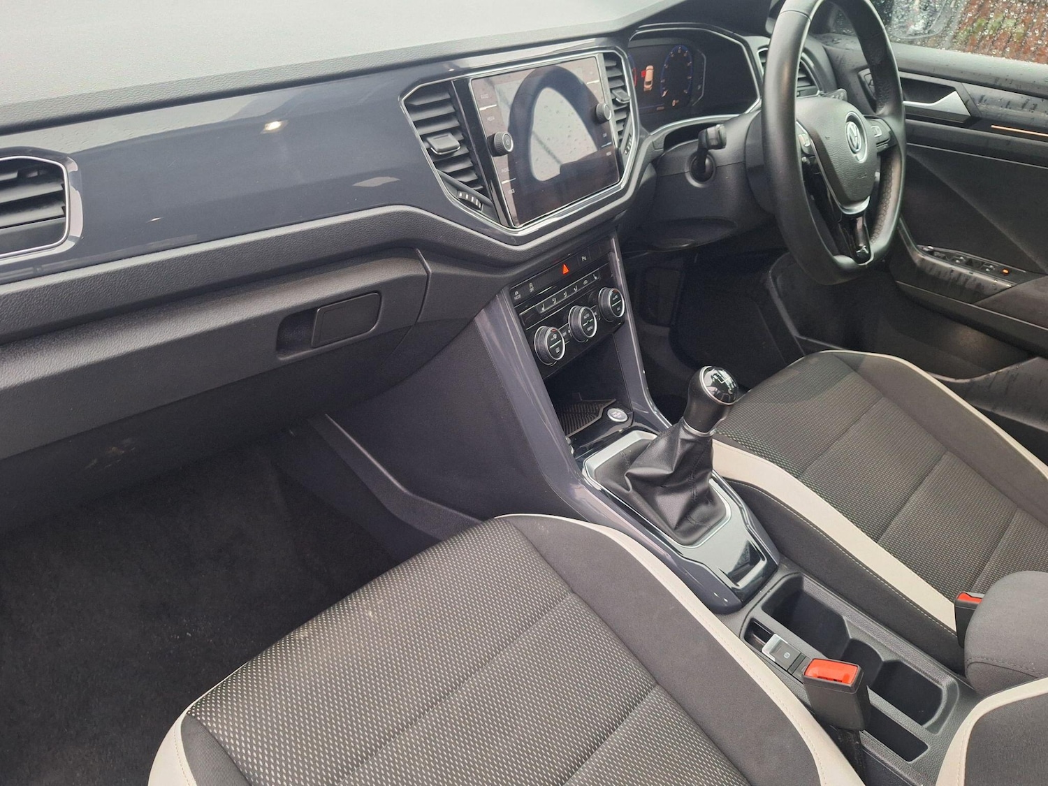 Used Volkswagen T-Roc 2018 for sale - 77016320: Photo 10