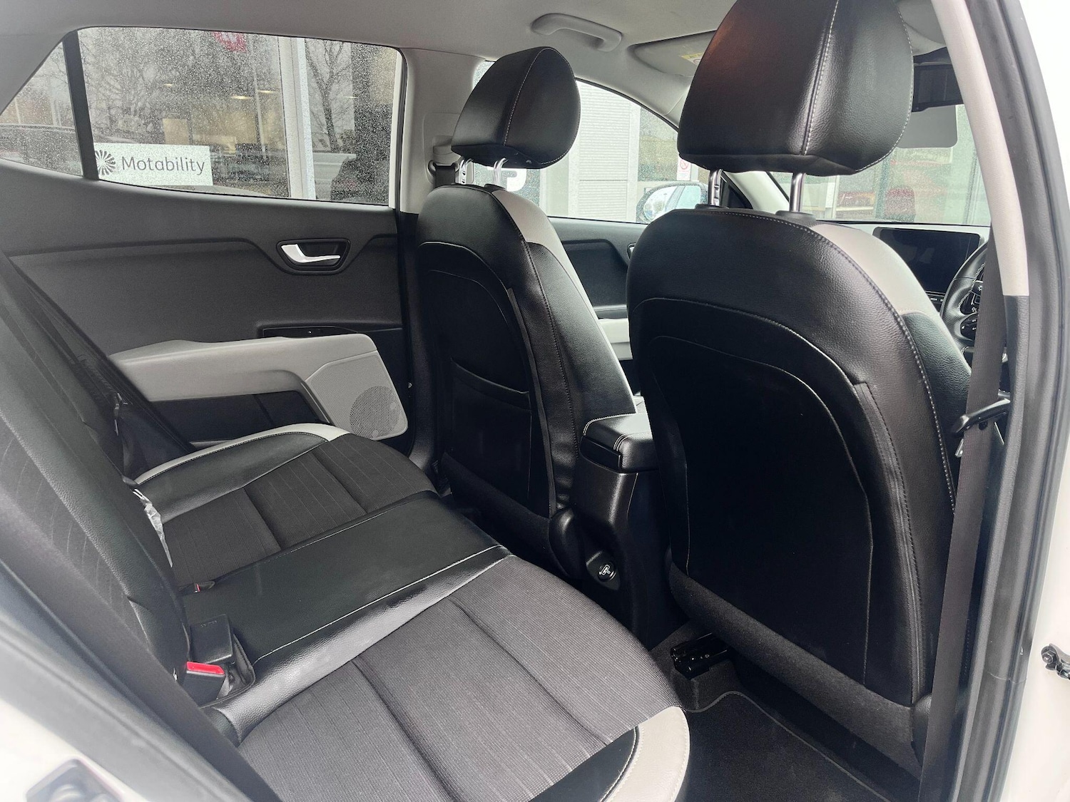 Used Kia Stonic 2022 for sale - 77657933: Photo 11