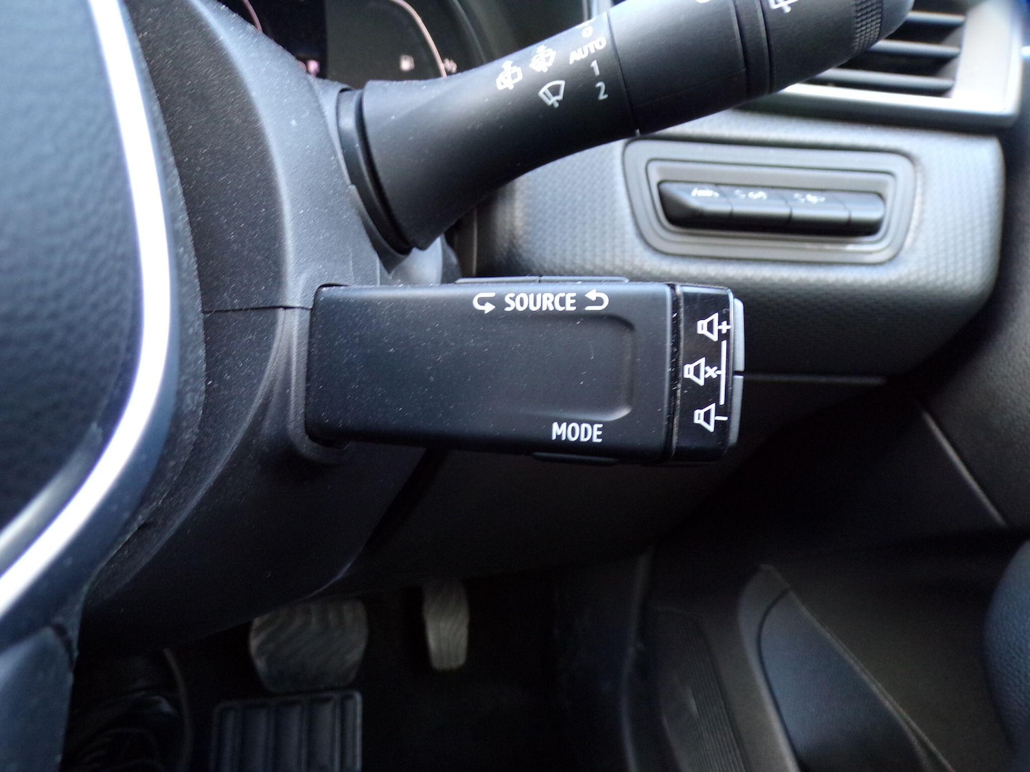 Used Renault Clio 2023 for sale - 76085010: Photo 22