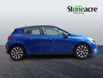 Used Renault Clio 2023 for sale - 76085010: Photo