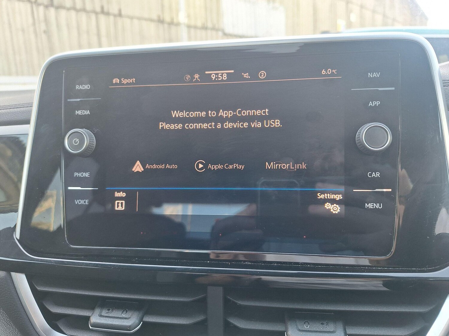 Used Volkswagen T-Roc 2022 for sale - 78033604: Photo 24