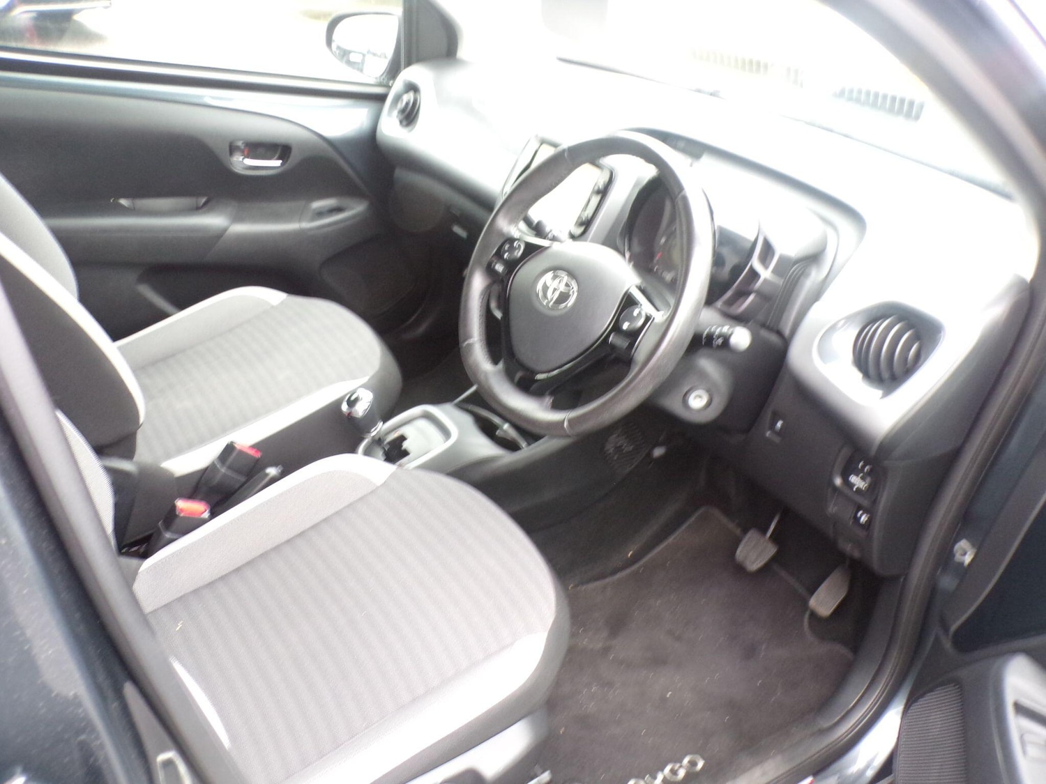 Used Toyota AYGO 2018 for sale - 76137917: Photo 11