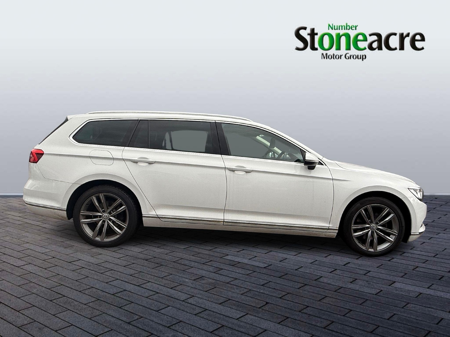 Used Volkswagen Passat 2018 for sale - 76728784: Photo 2