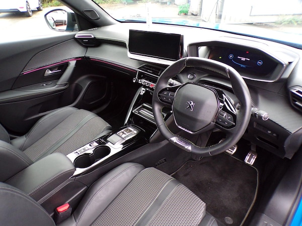 Used Peugeot E-2008 2023 for sale - 76270496: Photo 11