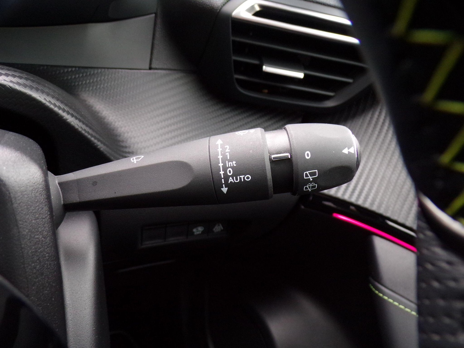 Used Peugeot E-2008 2023 for sale - 76270496: Photo 18