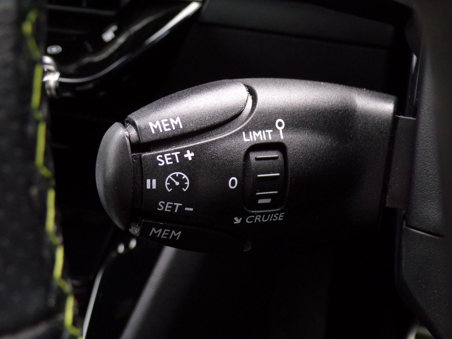 Used Peugeot E-2008 2023 for sale - 76270496: Photo 20