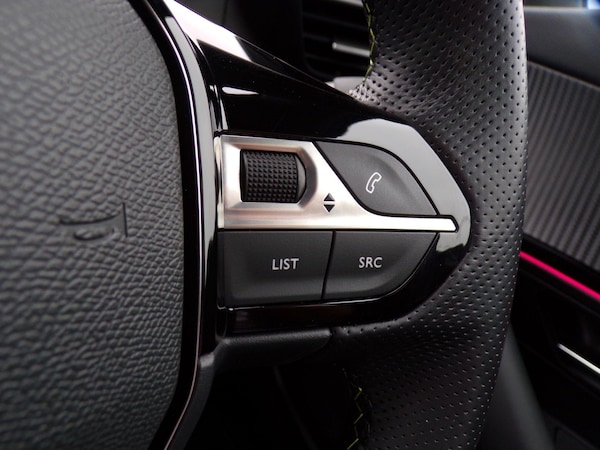 Used Peugeot E-2008 2023 for sale - 76270496: Photo 21