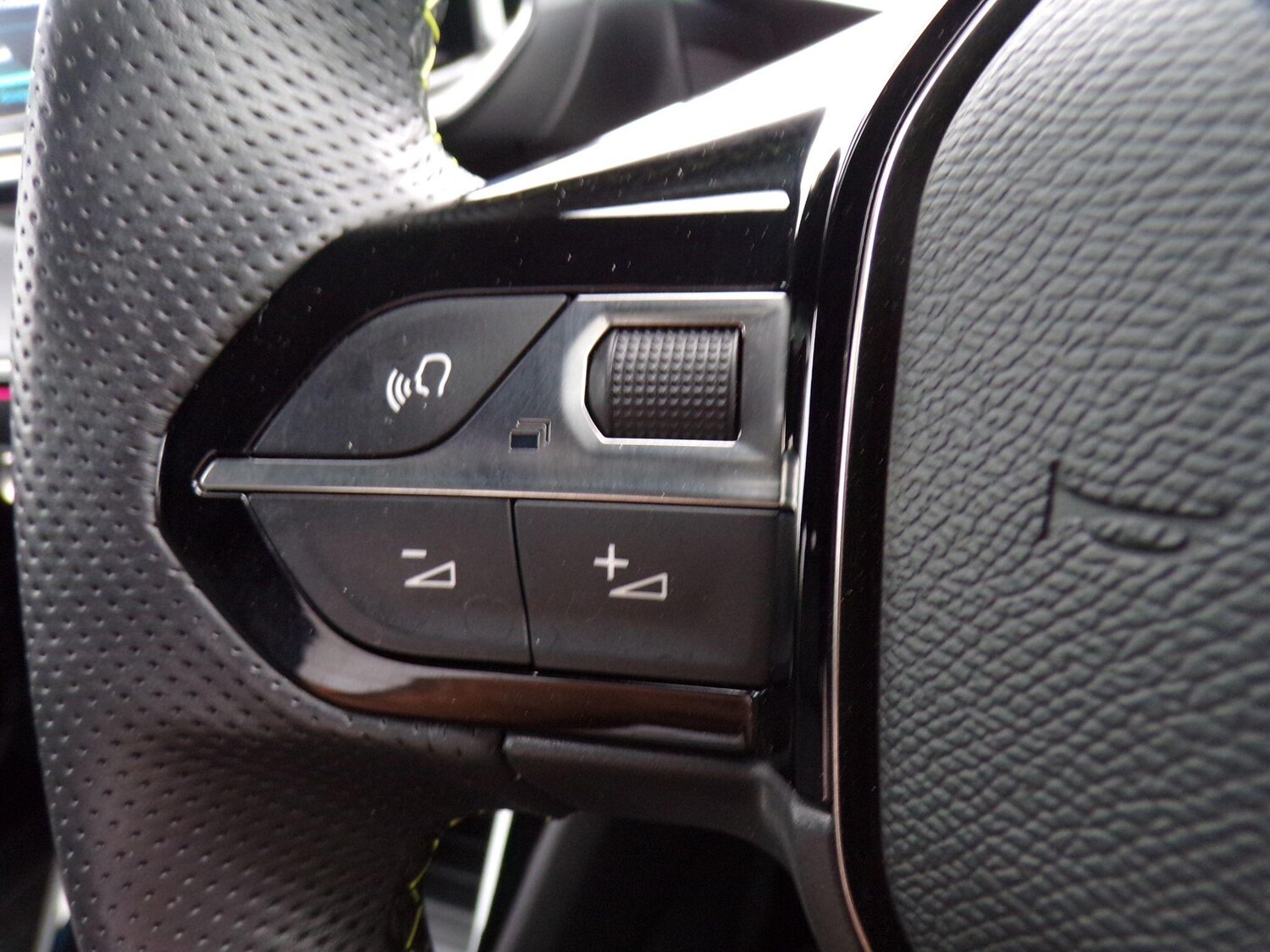 Used Peugeot E-2008 2023 for sale - 76270496: Photo 22