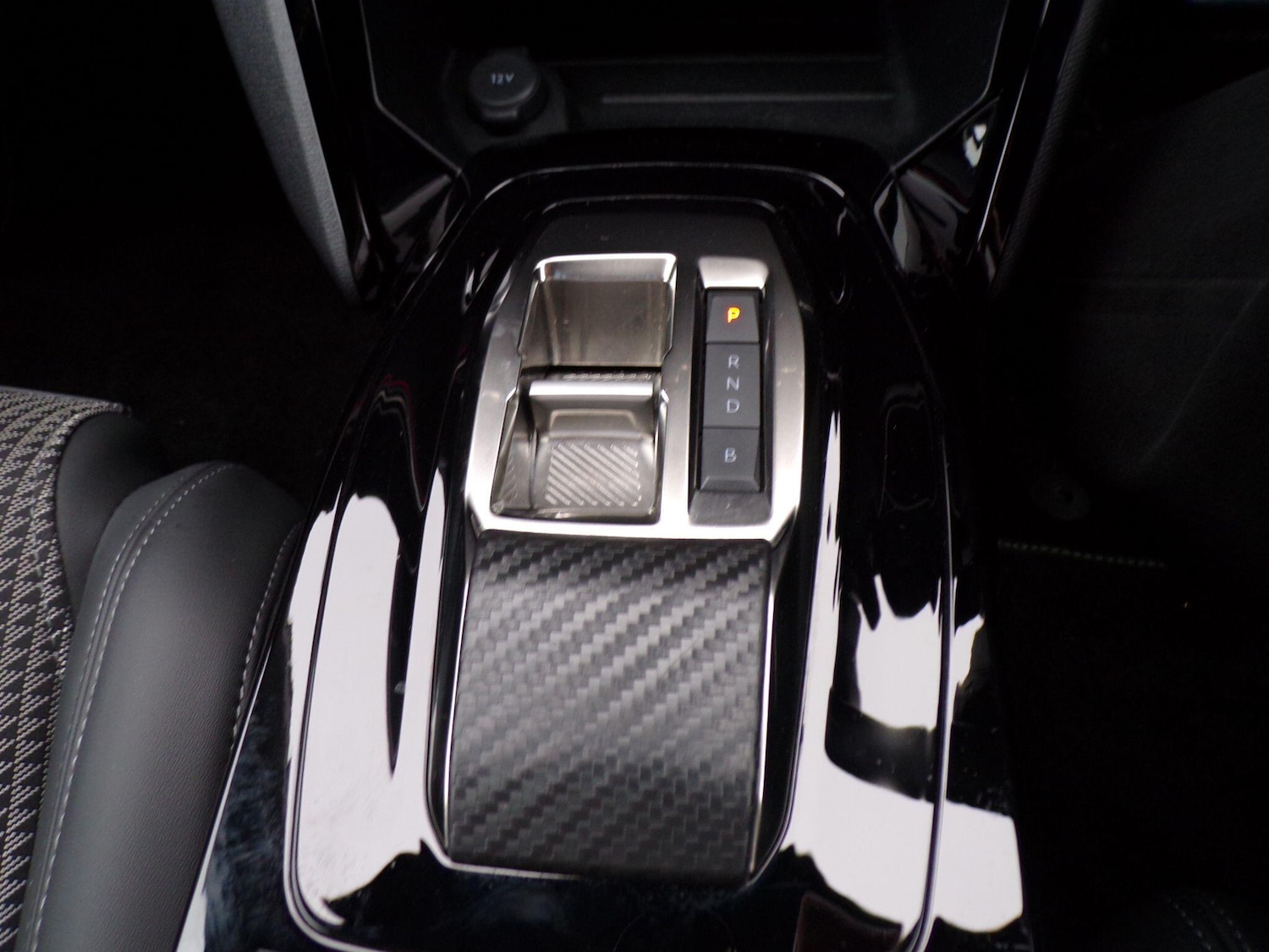 Used Peugeot E-2008 2023 for sale - 76270496: Photo 24