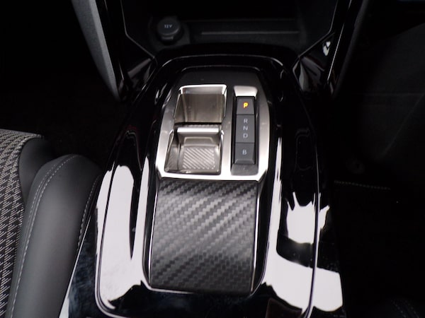 Used Peugeot E-2008 2023 for sale - 76270496: Photo 24