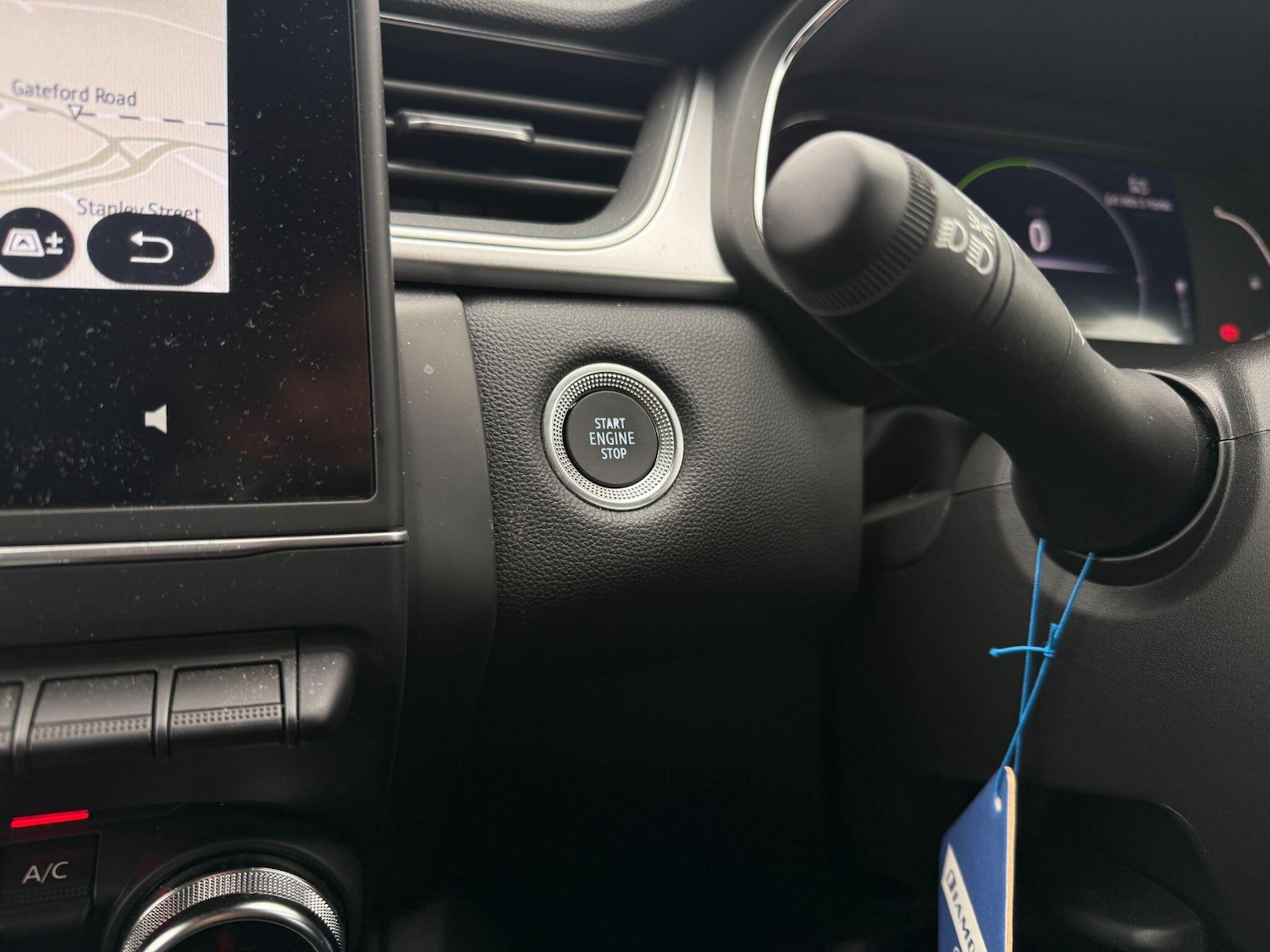 Used Renault Captur for sale - 77823685: Photo 26