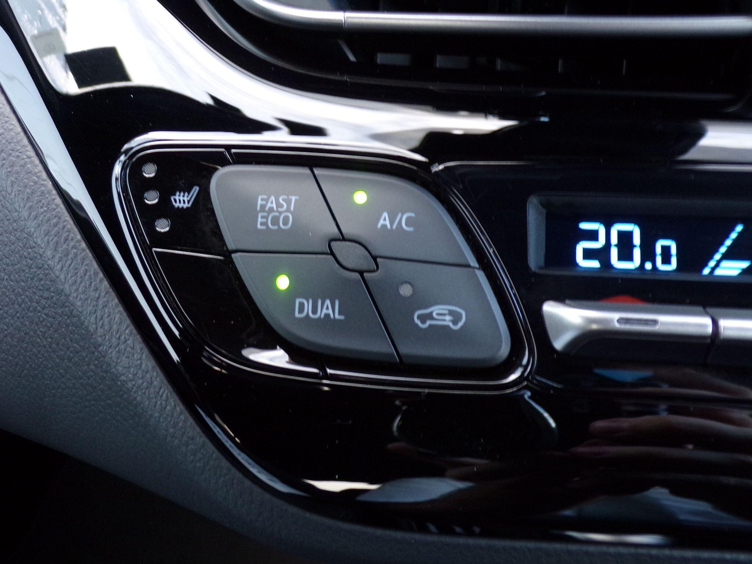 Used Toyota C-HR for sale - 76993156: Photo 28