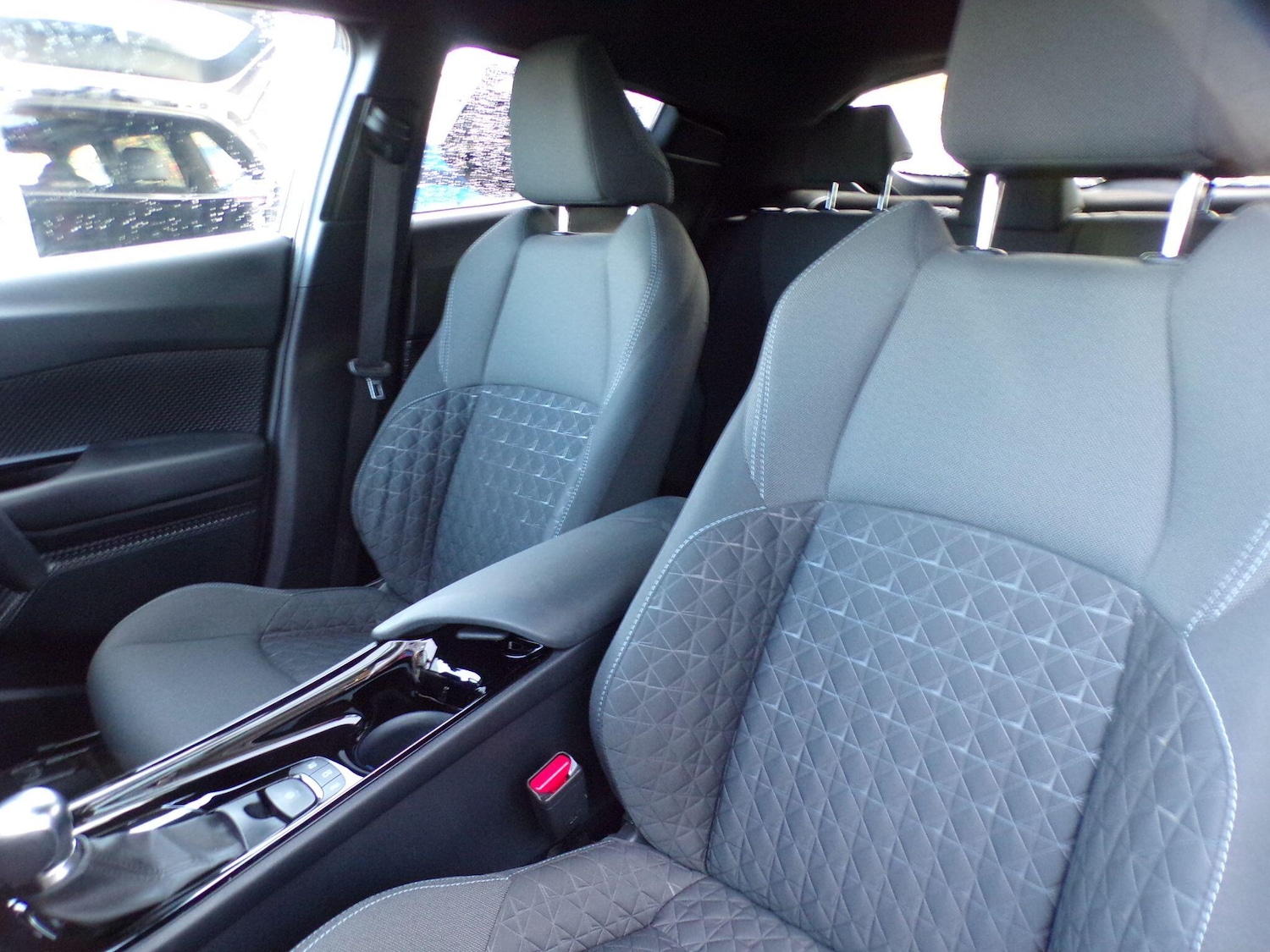 Used Toyota C-HR for sale - 76584927: Photo 13