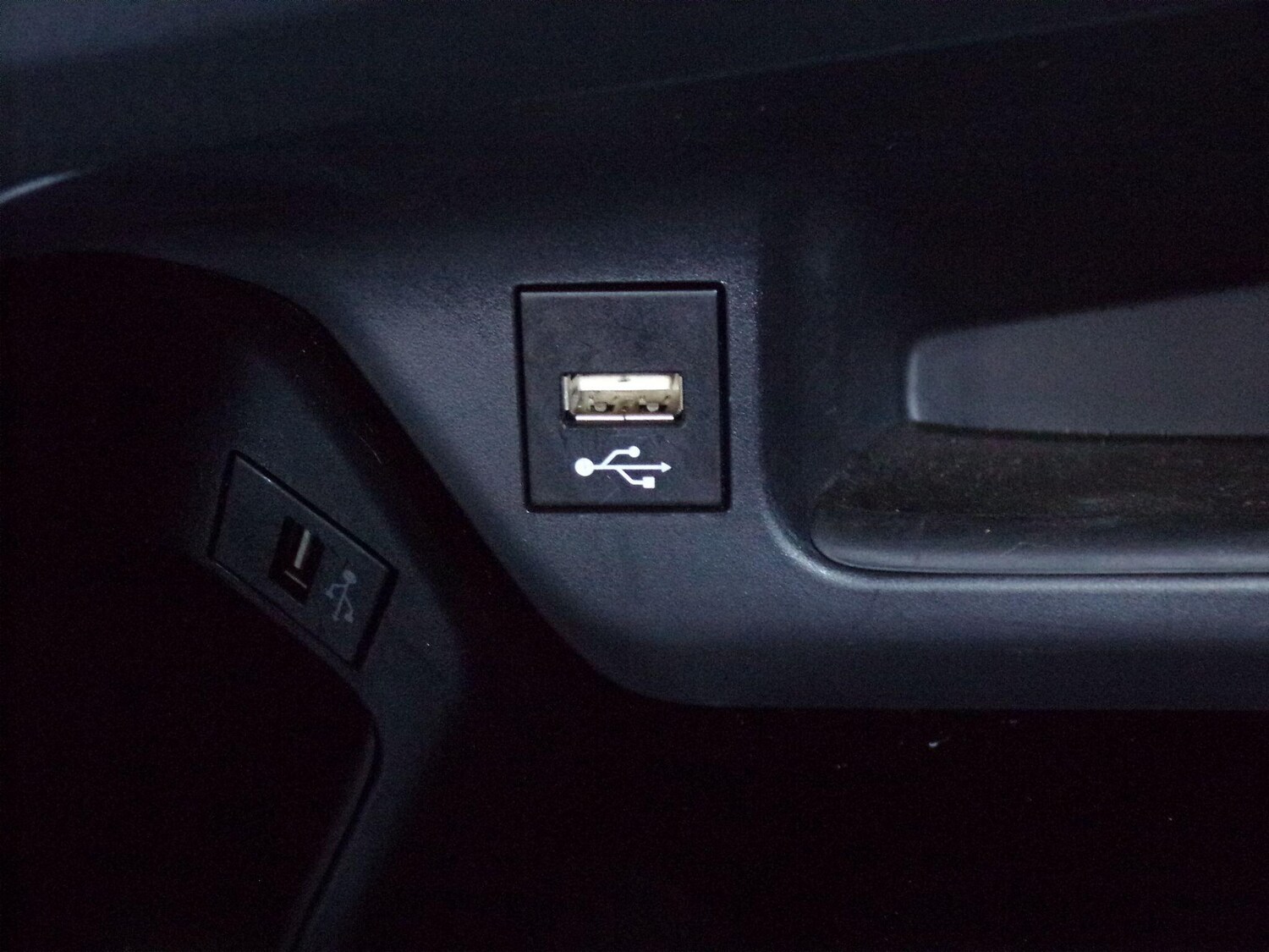 Used Toyota C-HR for sale - 76584927: Photo 29