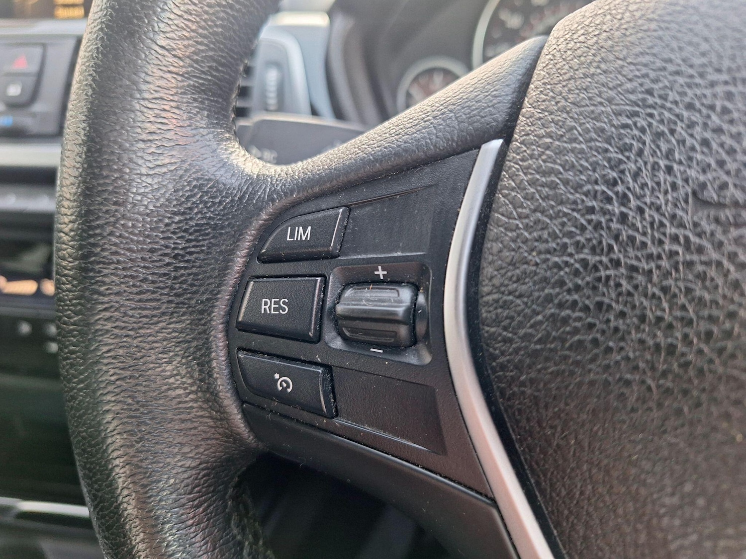 Used BMW 3 Series 2017 for sale - 77970273: Photo 17