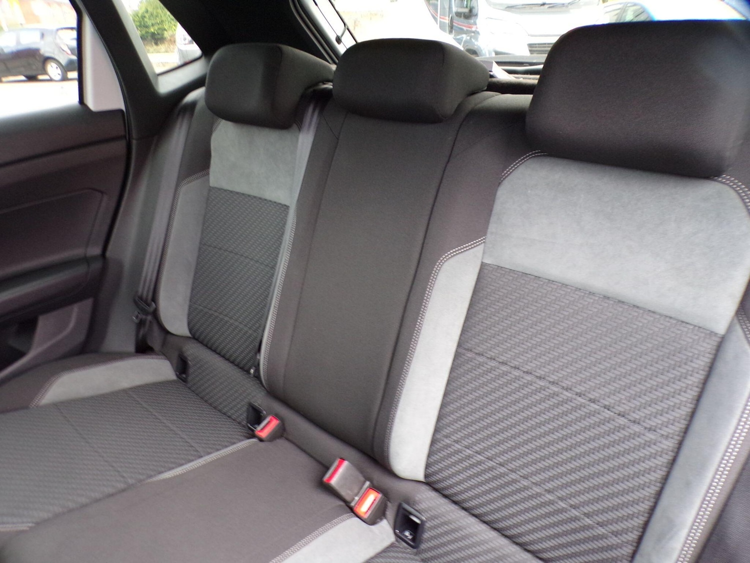 Used Volkswagen Polo for sale - 76998920: Photo 16