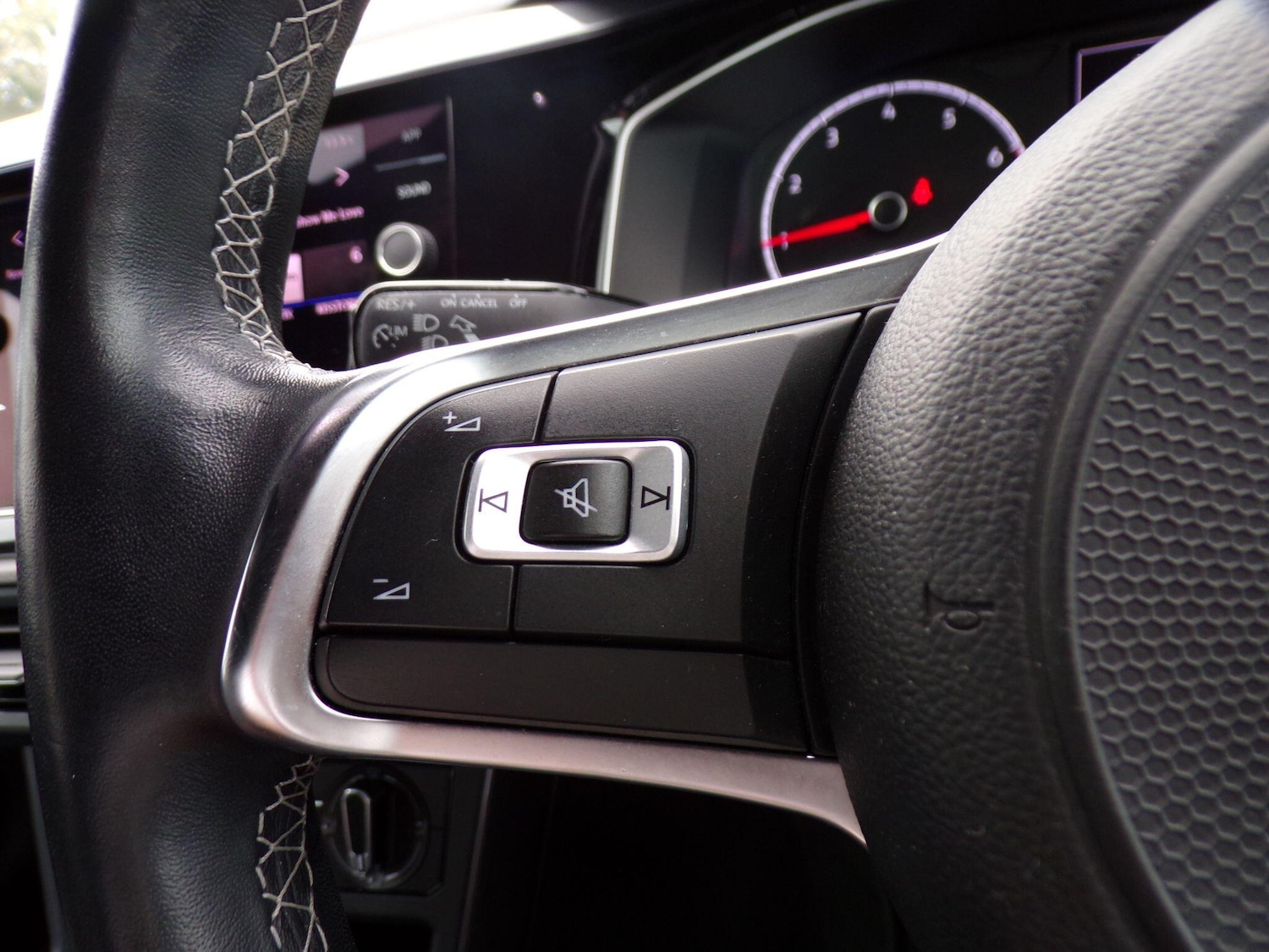 Used Volkswagen Polo for sale - 76998920: Photo 22