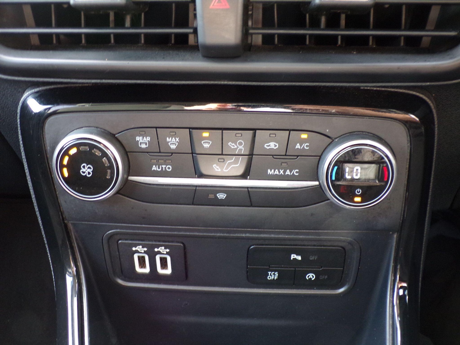 Used Ford Ecosport 2018 for sale - 76473703: Photo 26