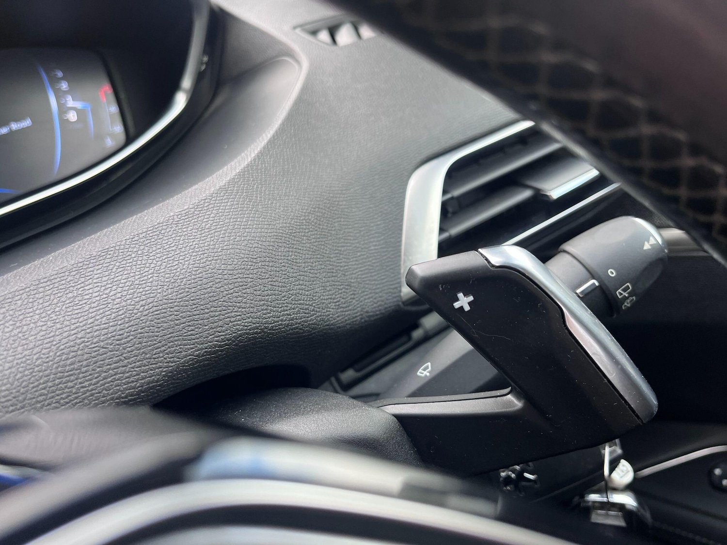 Used Peugeot 3008 2019 for sale - 77411411: Photo 16