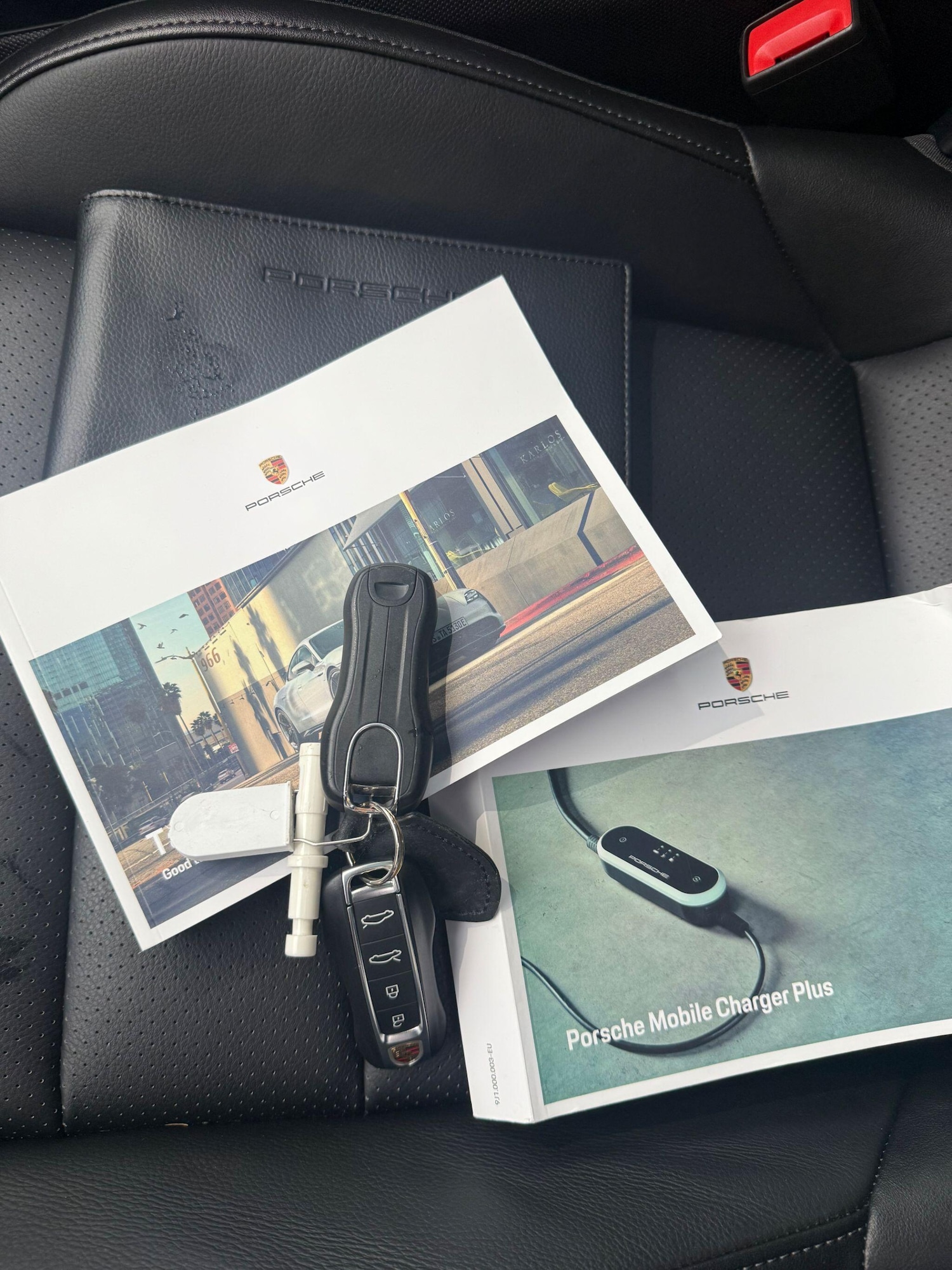 Used Porsche Taycan 2021 for sale - 77203807: Photo 16