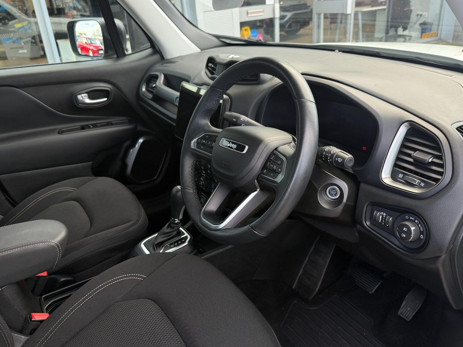 Used Jeep Renegade 2024 for sale - 77738061: Photo 11