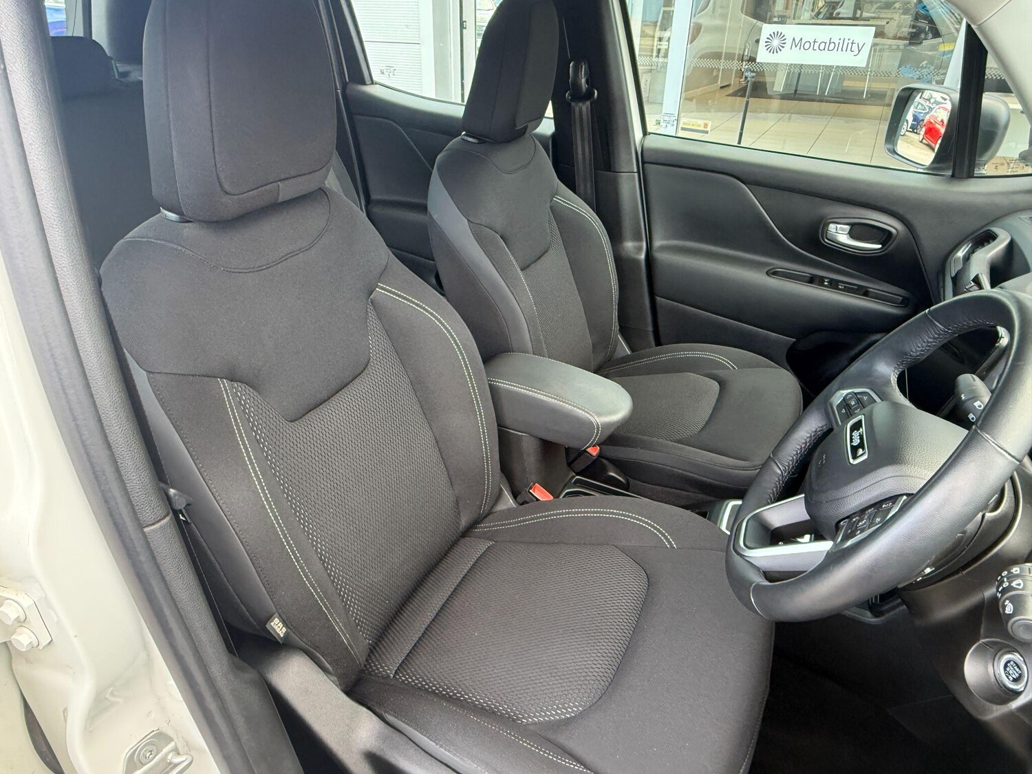 Used Jeep Renegade 2024 for sale - 77738061: Photo 14