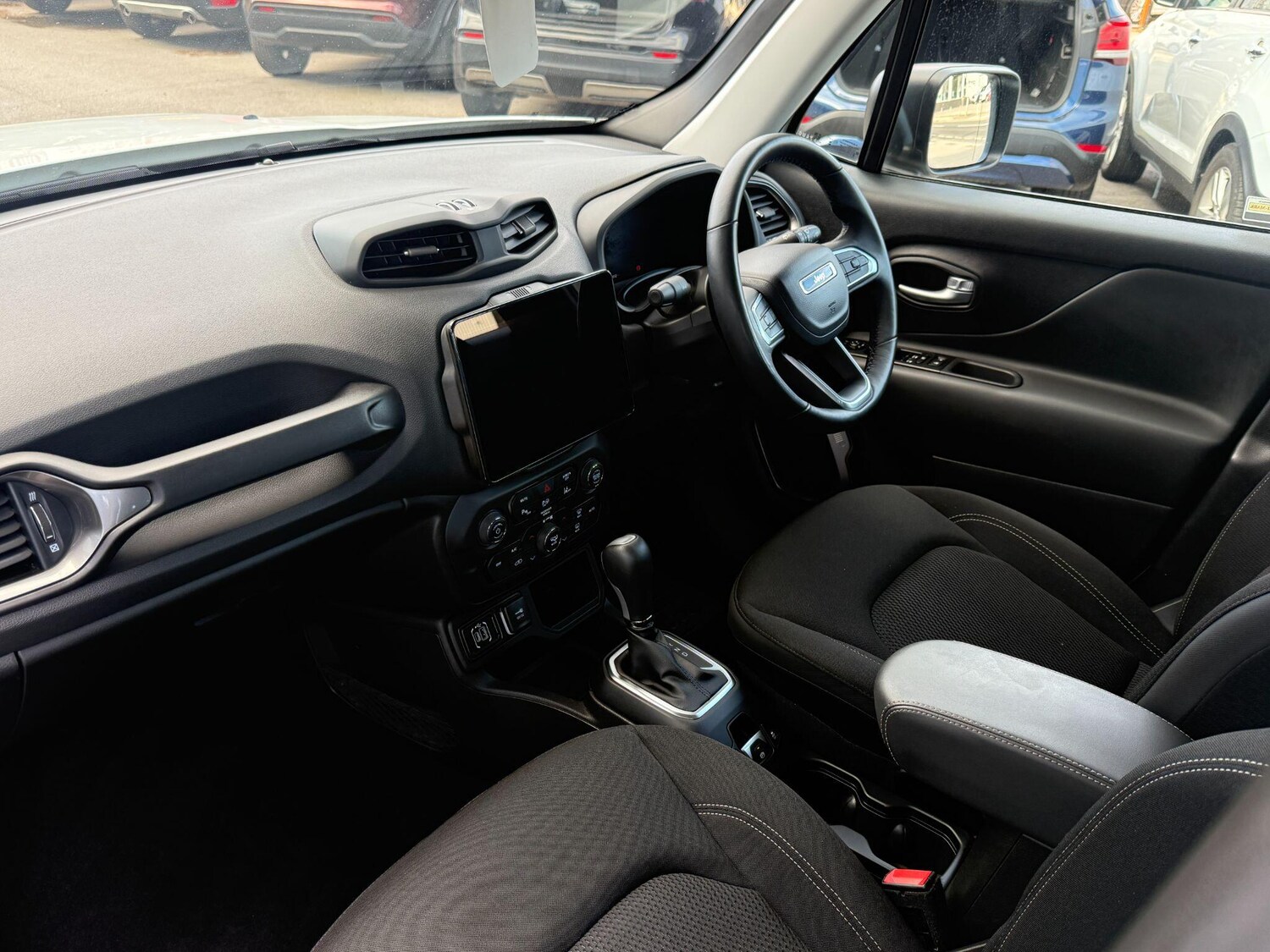 Used Jeep Renegade 2024 for sale - 77738061: Photo 9