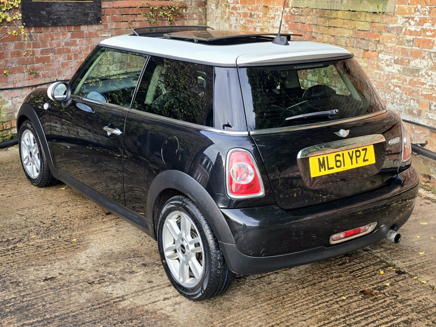 Used MINI Hatch 2011 for sale - 76837074: Photo 11