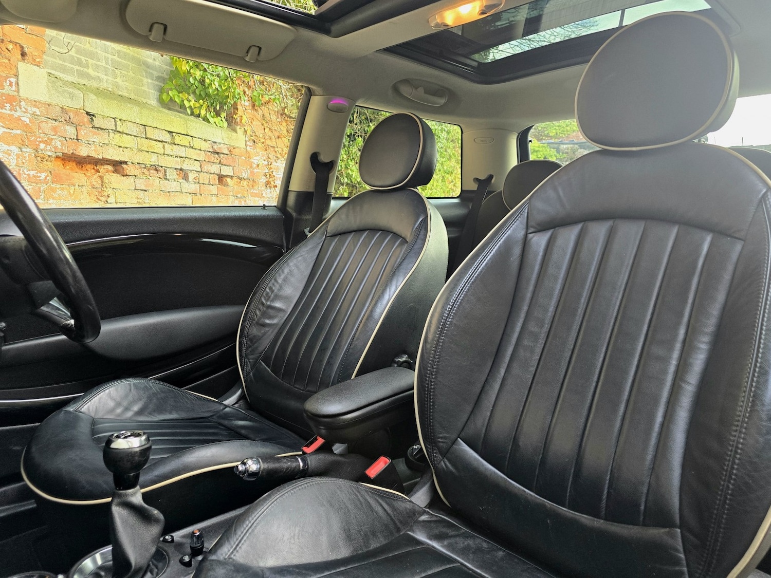 Used MINI Hatch 2011 for sale - 76837074: Photo 17