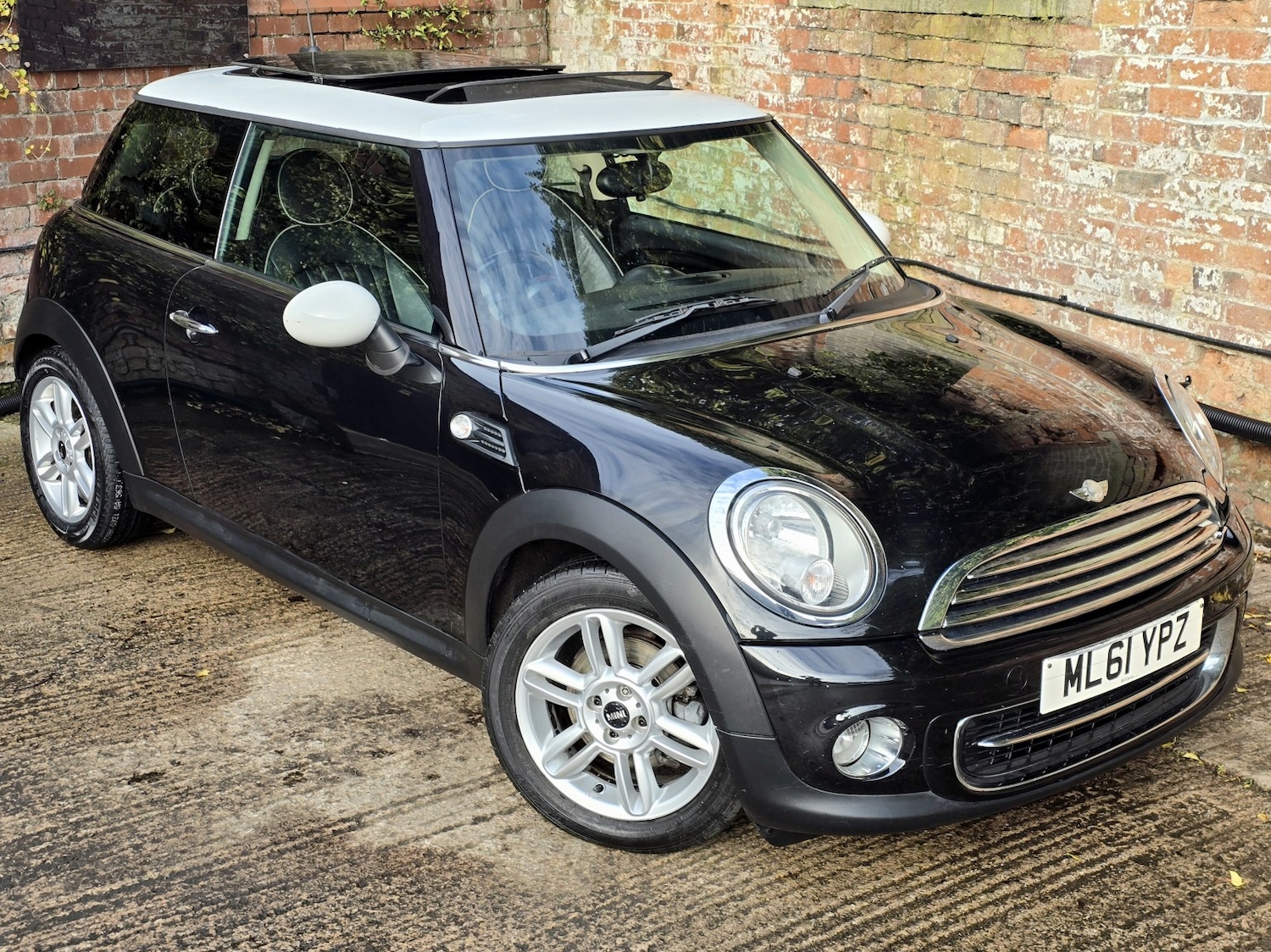 Used MINI Hatch 2011 for sale - 76837074: Photo 21