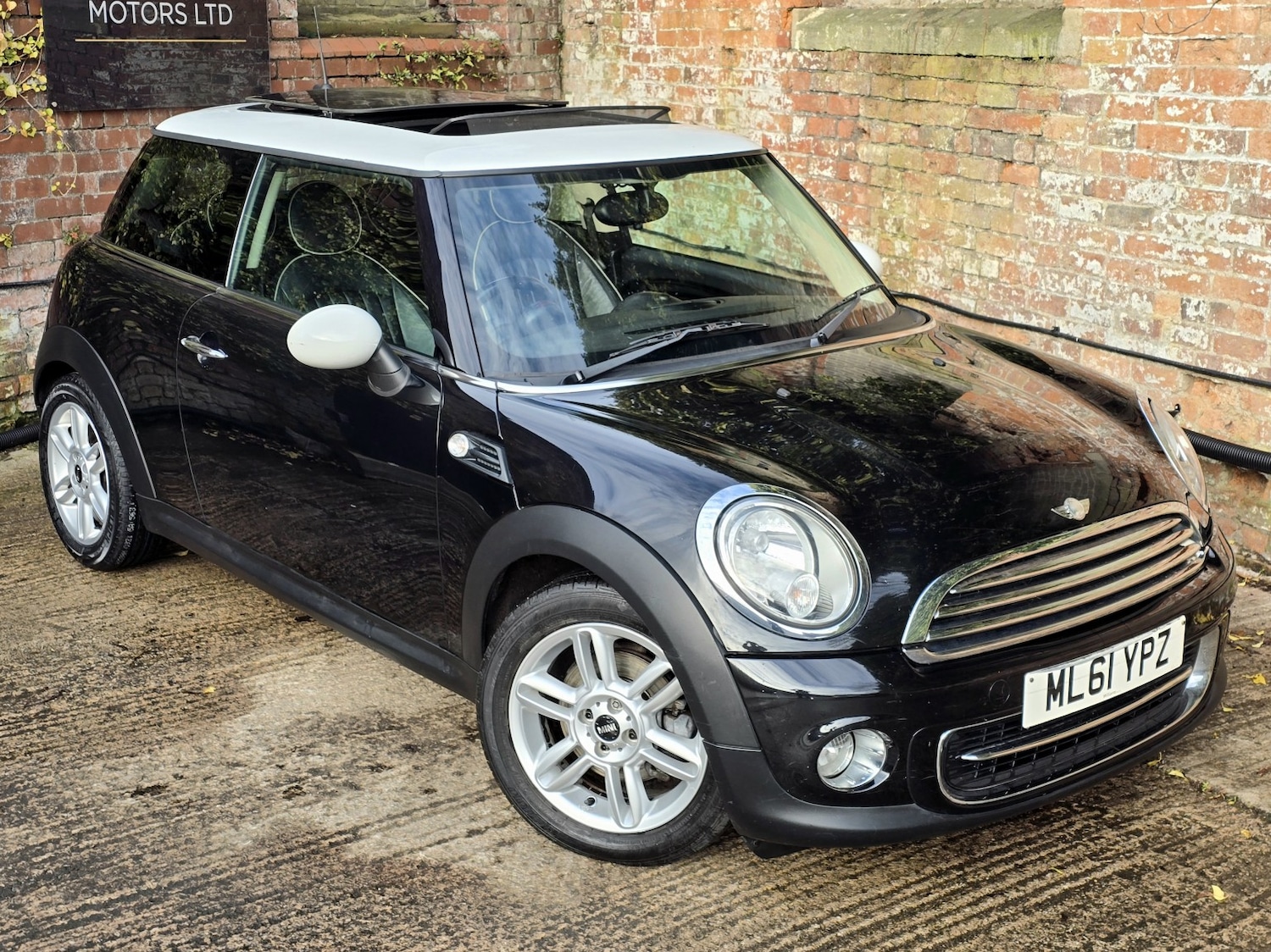 Used MINI Hatch 2011 for sale - 76837074: Photo 23