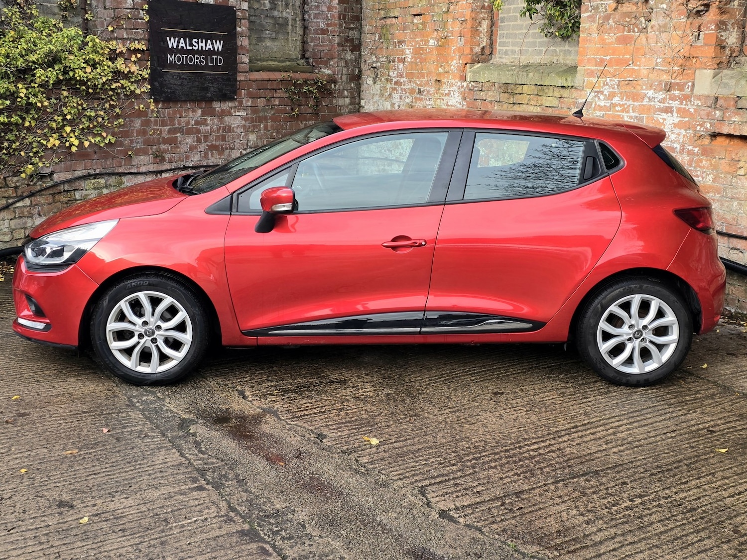 Used Renault Clio 2018 for sale - 76918437: Photo 13