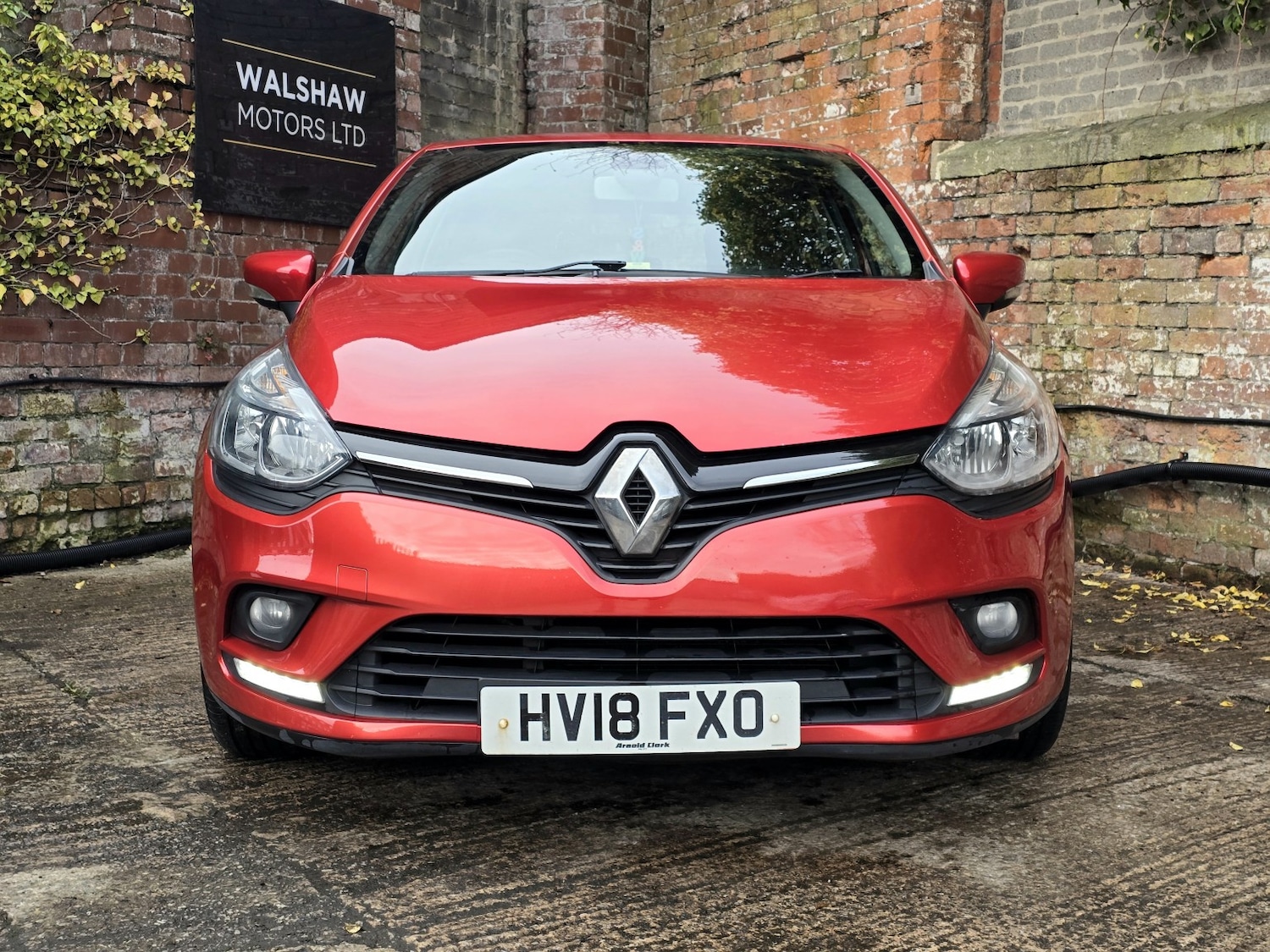 Used Renault Clio 2018 for sale - 76918437: Photo 2