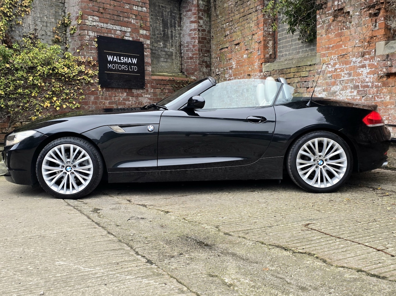 Used BMW Z4 2010 for sale - 77851239: Photo 12