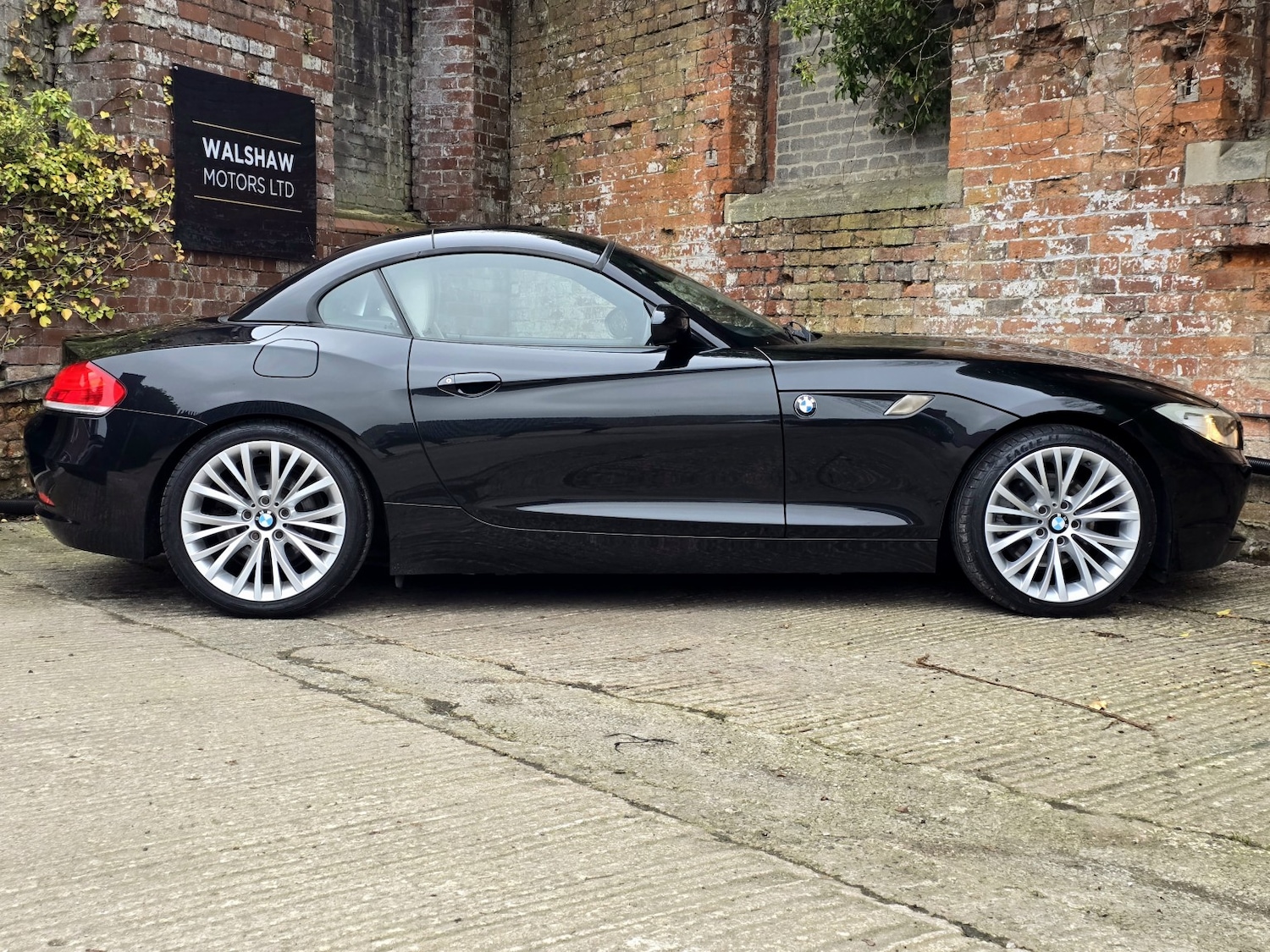 Used BMW Z4 2010 for sale - 77851239: Photo 4