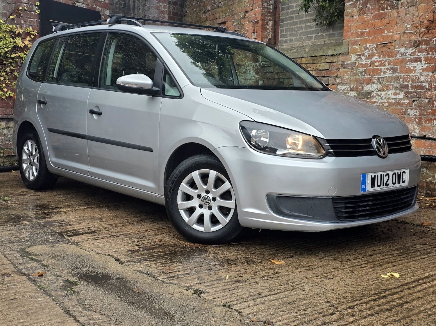 Used Volkswagen Touran 2012 for sale - 76482975: Photo 3