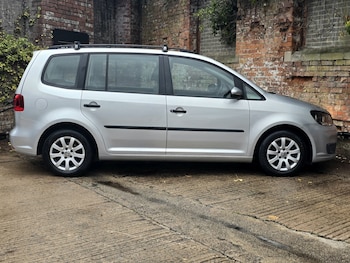 Used Volkswagen Touran 2012 for sale - 76482975: Photo