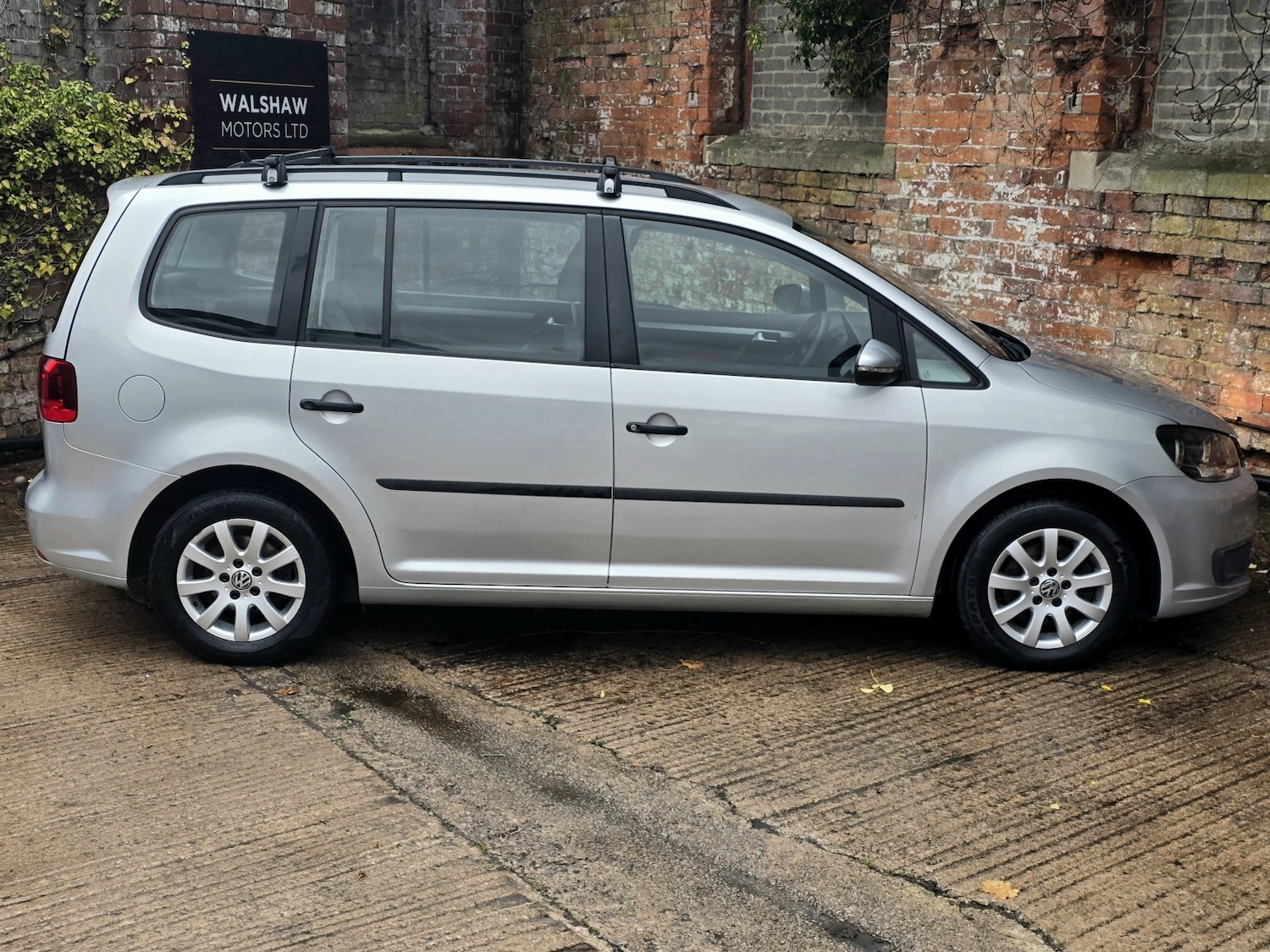 Used Volkswagen Touran 2012 for sale - 76482975: Photo 5