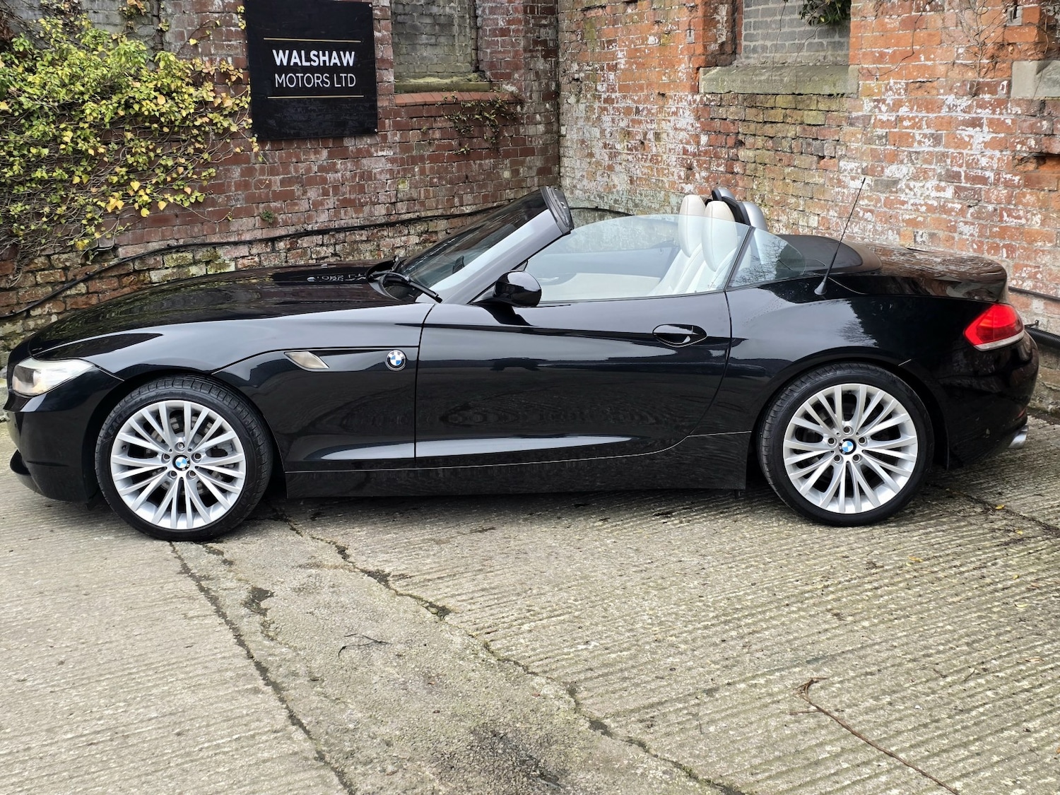 Used BMW Z4 2010 for sale - 77453315: Photo 13