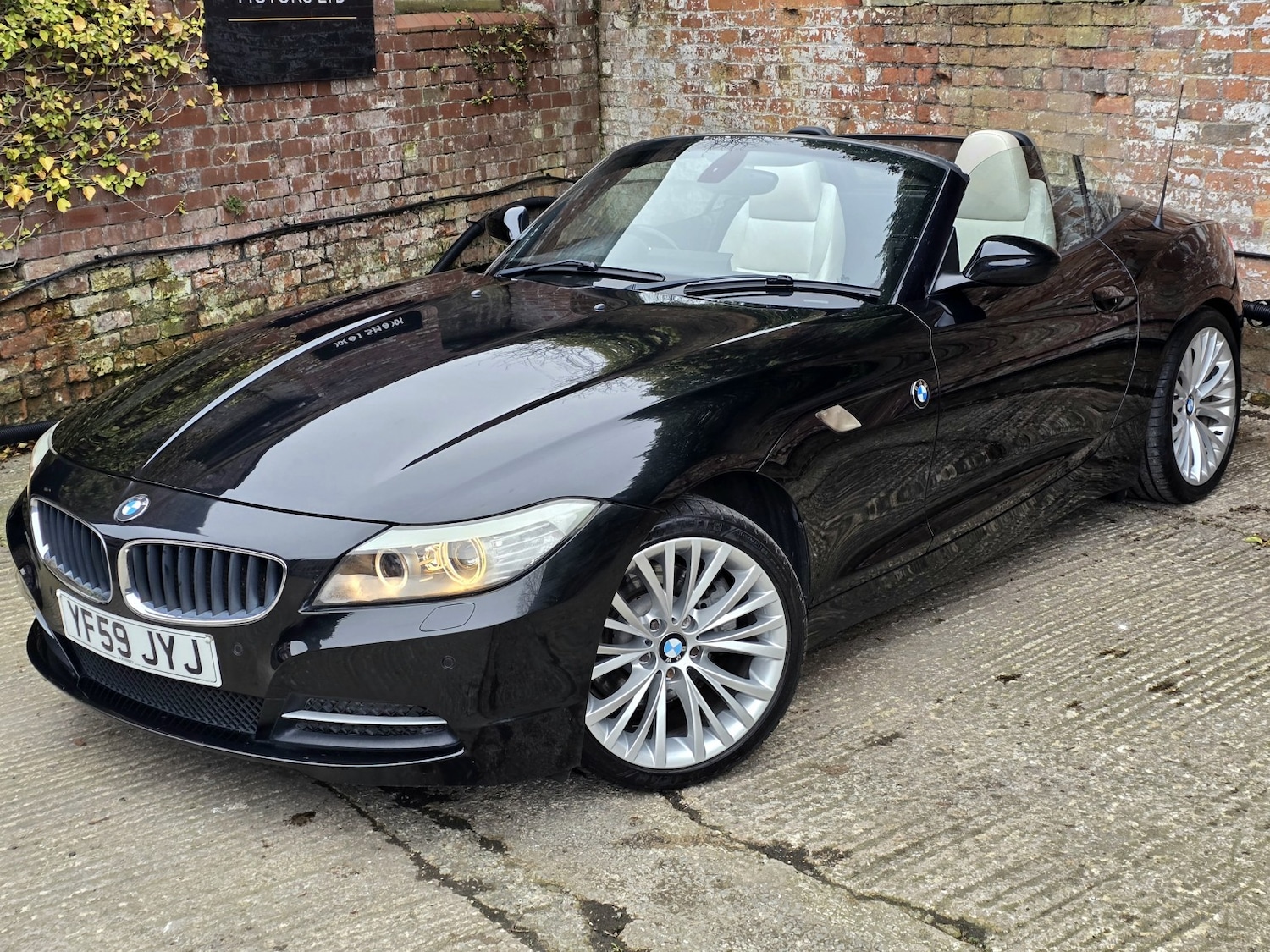 Used BMW Z4 2010 for sale - 77453315: Photo 15