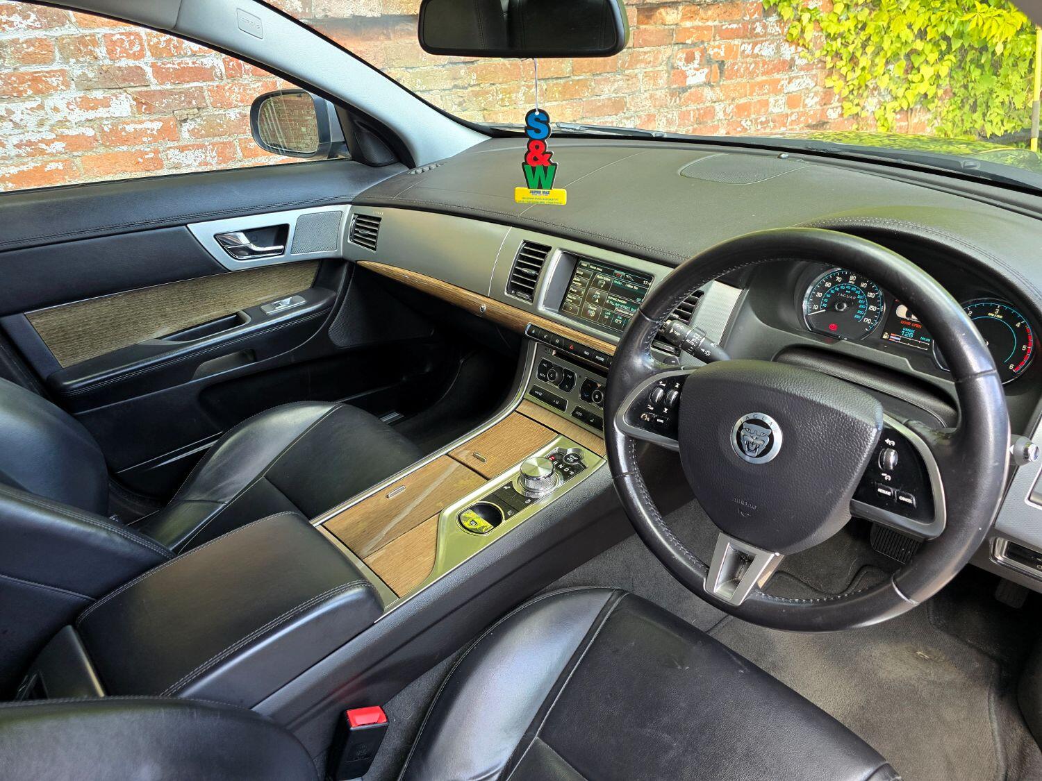 Used Jaguar XF 2012 for sale - 76712548: Photo 17