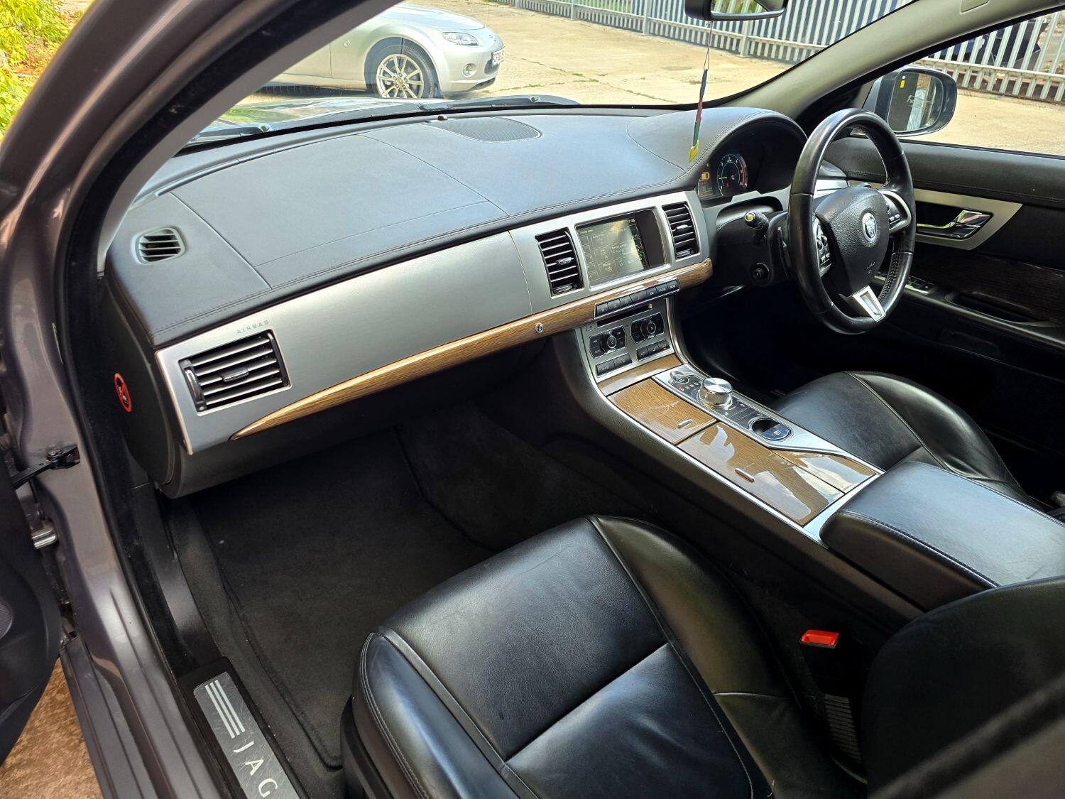 Used Jaguar XF 2012 for sale - 76712548: Photo 18