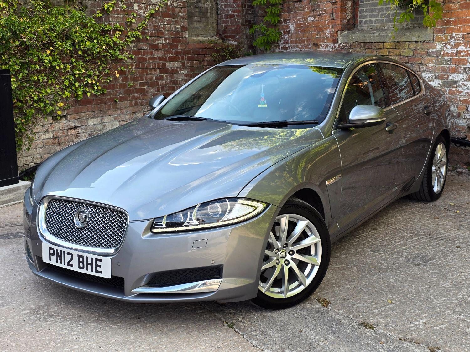 Used Jaguar XF 2012 for sale - 76712548: Photo 2