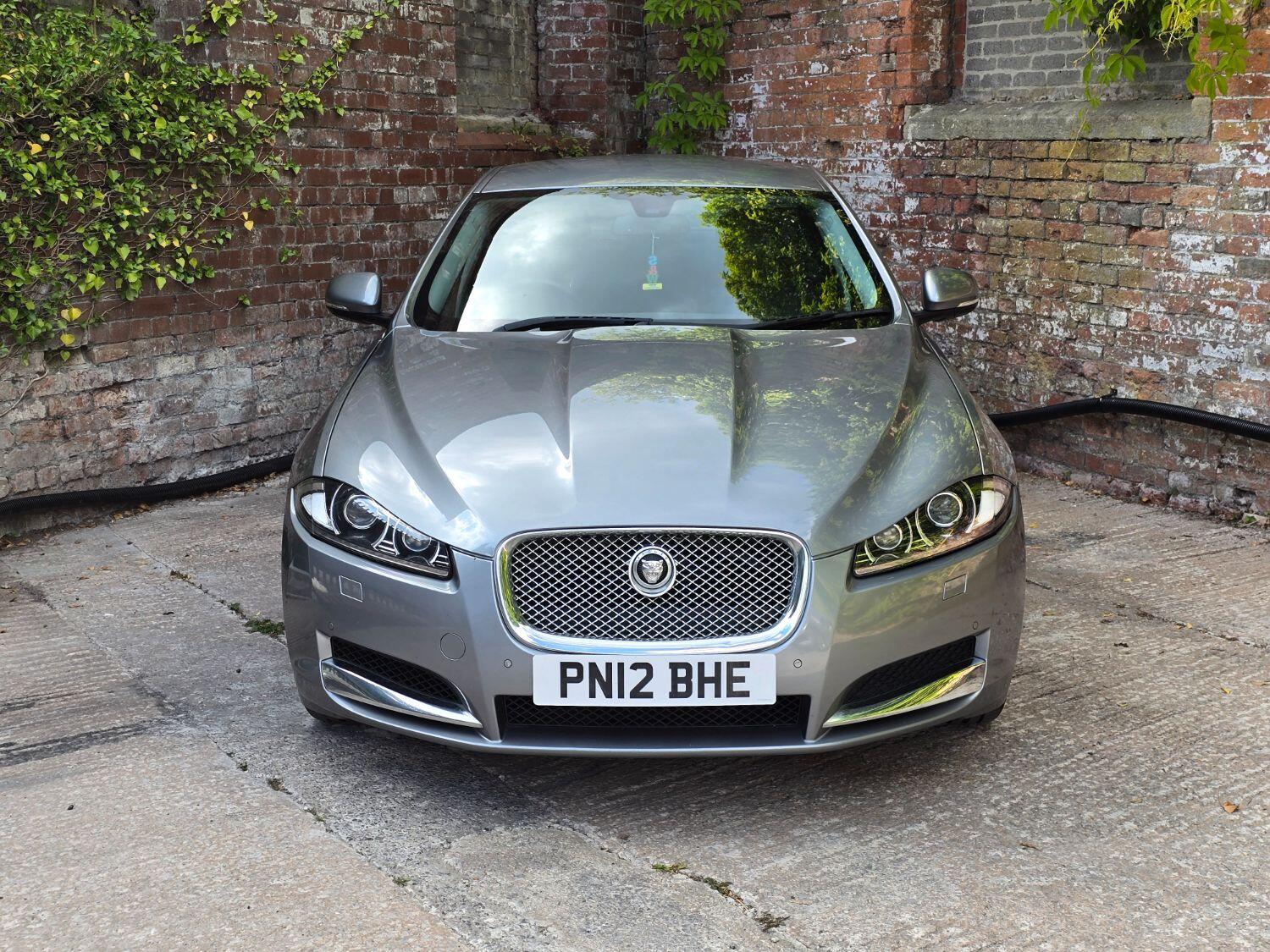 Used Jaguar XF 2012 for sale - 76712548: Photo 3